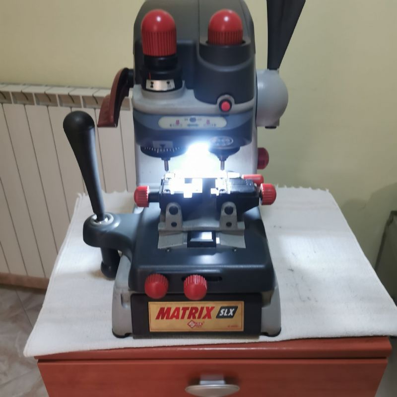 Silca MATRIX SLX 230V Key CHIAVI Canale Auto Laser Punzonatrice D810377ZB Hz50